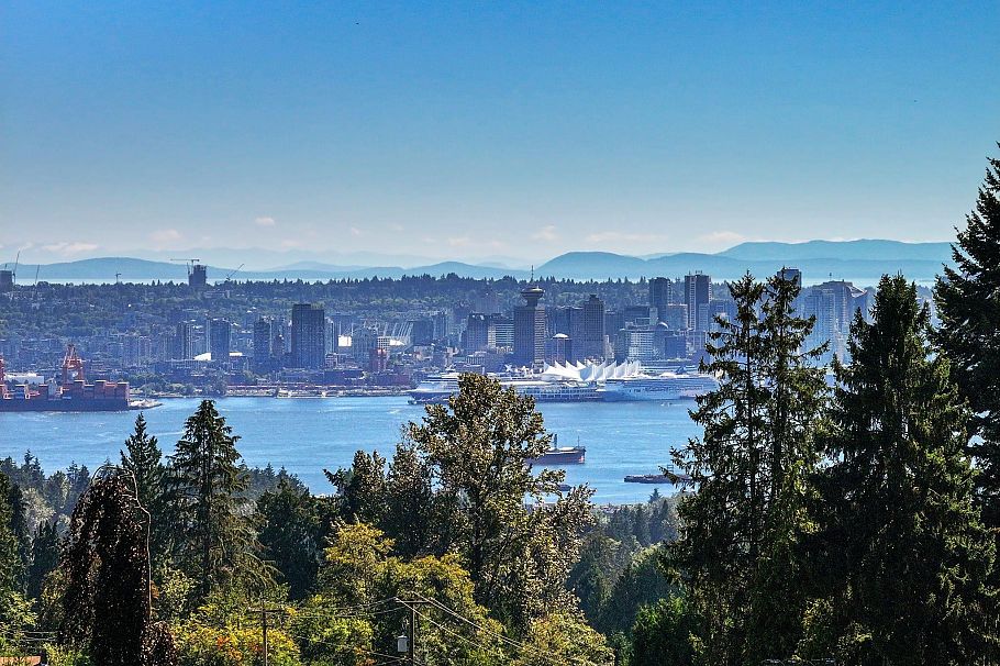 4066 Norwood Avenue North Vancouver, BC - 37
