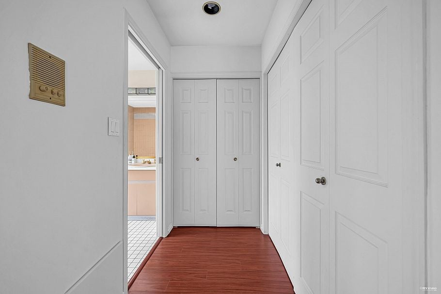 1945 W 44th Avenue Vancouver, BC - 21