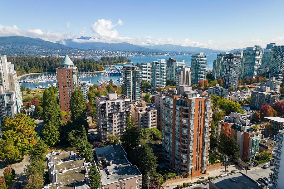 1001 1860 Robson Street Vancouver, BC - 26