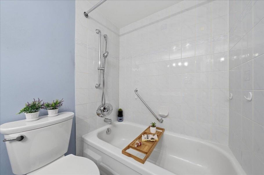 202 1710 13th Avenue Vancouver, BC - 18