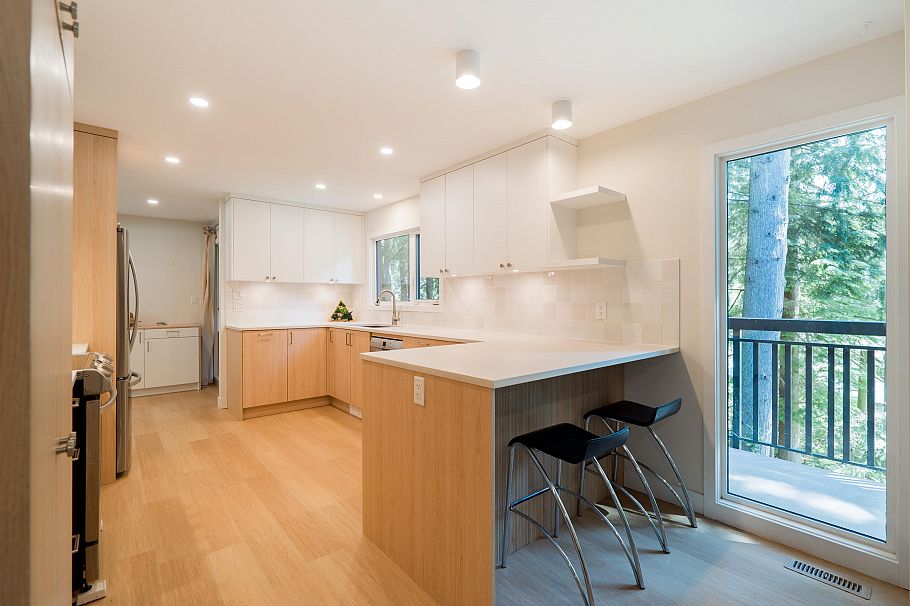 1139 Heritage Boulevard North Vancouver, BC - 11