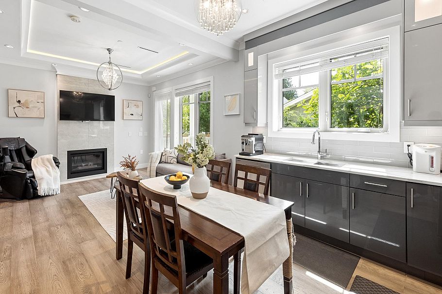 3666 W 6th Avenue Vancouver, BC - 4