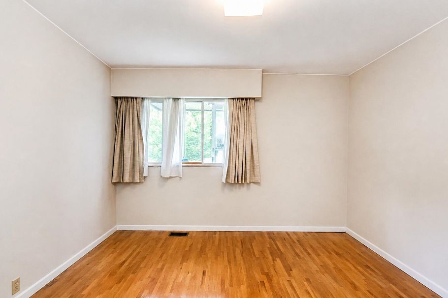 2748 E 6th Avenue Vancouver, BC - 19