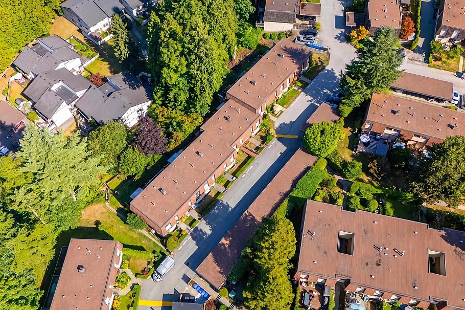 877 Old Lillooet Road North Vancouver, BC - 31