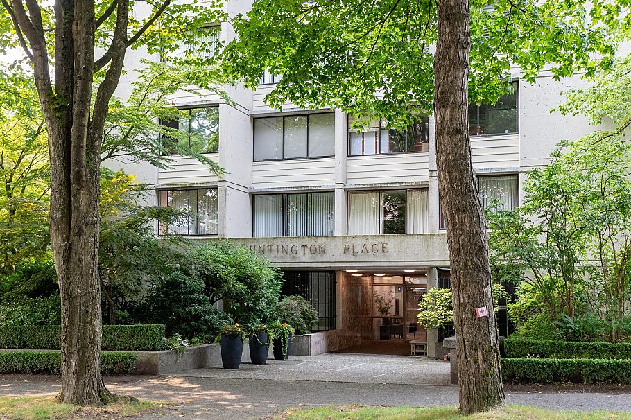 405 1816 Haro Street Vancouver, BC - 1