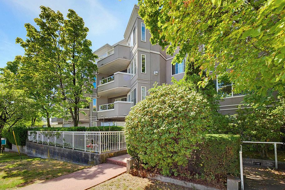 206 245 St. Davids Avenue North Vancouver, BC - 23