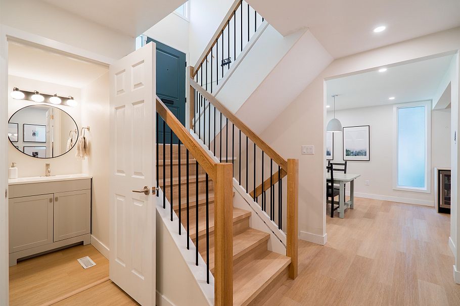 1139 Heritage Boulevard North Vancouver, BC - 20