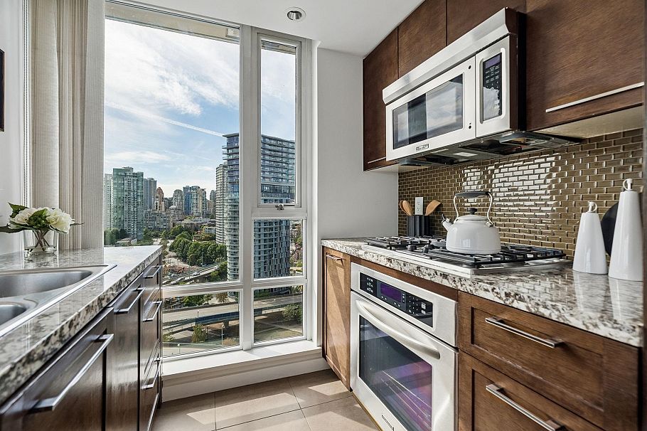 2106 918 Cooperage Way Vancouver, BC - 14