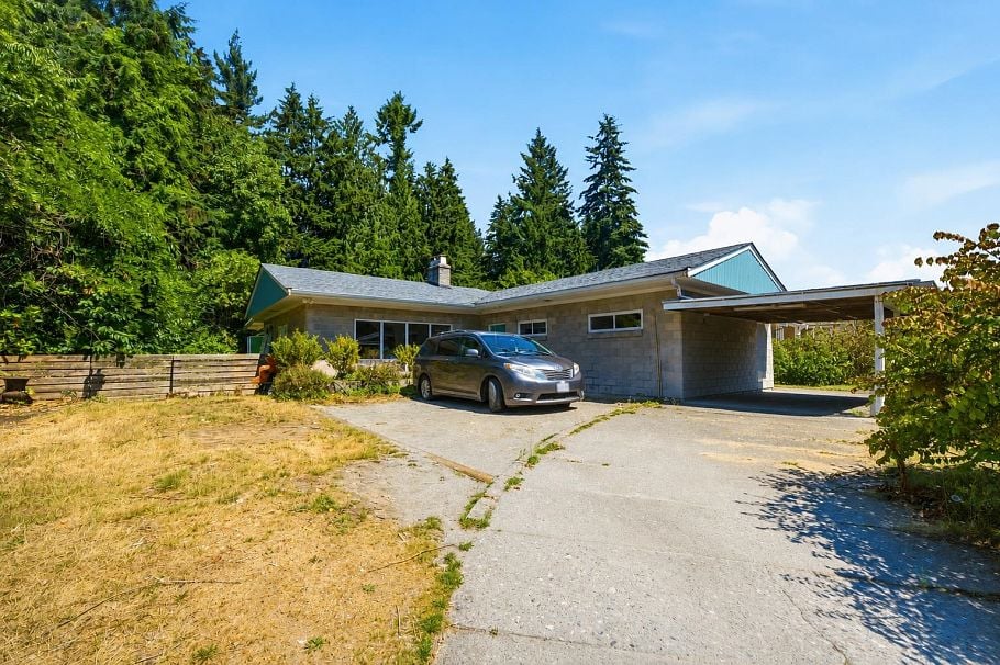 3922 Sunnycrest Drive North Vancouver, BC - 3