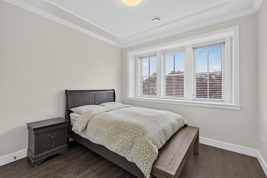 1010 E 55th Avenue Vancouver, BC - 24