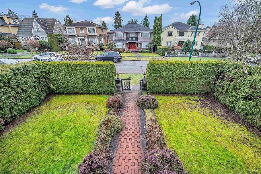 1945 W 44th Avenue Vancouver, BC - 12