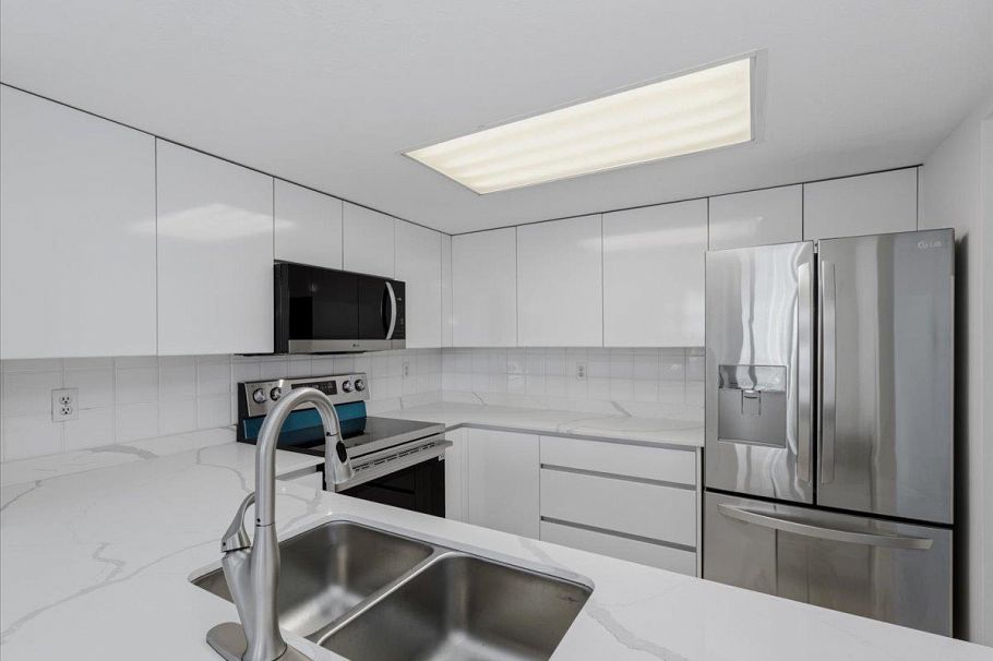 702 2201 Pine Street Vancouver, BC - 12