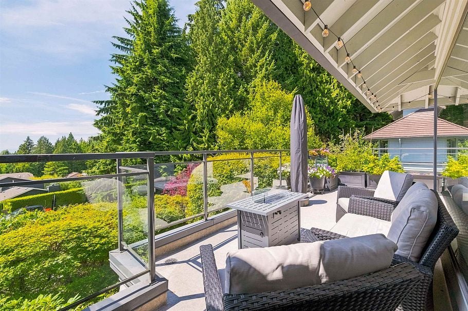 5723 Owl Court North Vancouver, BC - 8