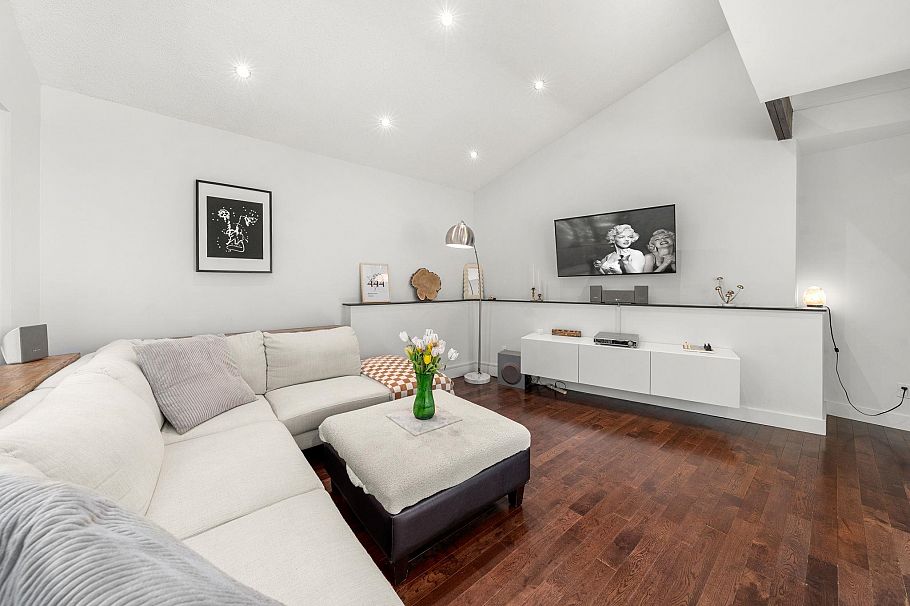 2086 Rivergrove Place North Vancouver, BC - 12