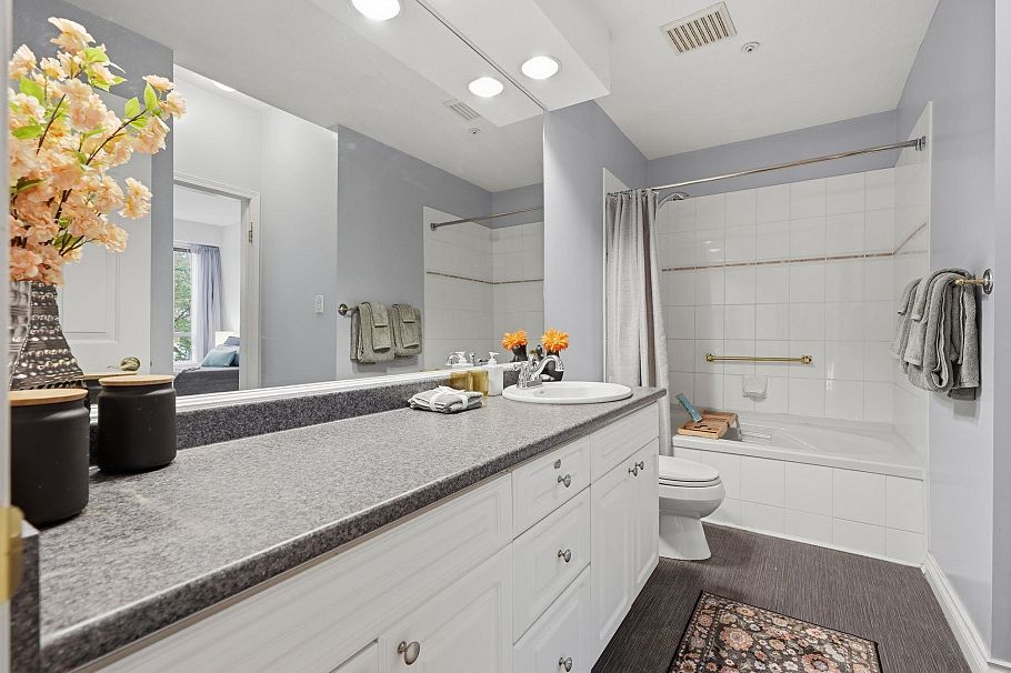 333 383 E 37th Avenue Vancouver, BC - 26