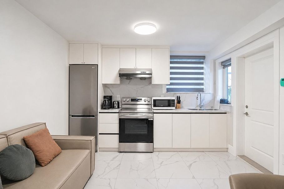 3586 W 42nd Avenue Vancouver, BC - 21