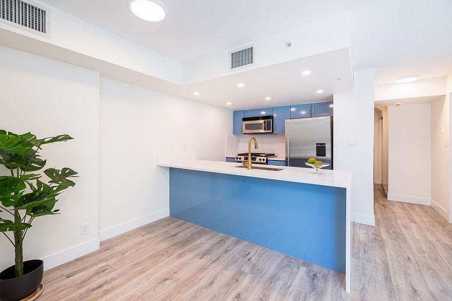 TH8 168 E Esplanade Avenue North Vancouver, BC - 14