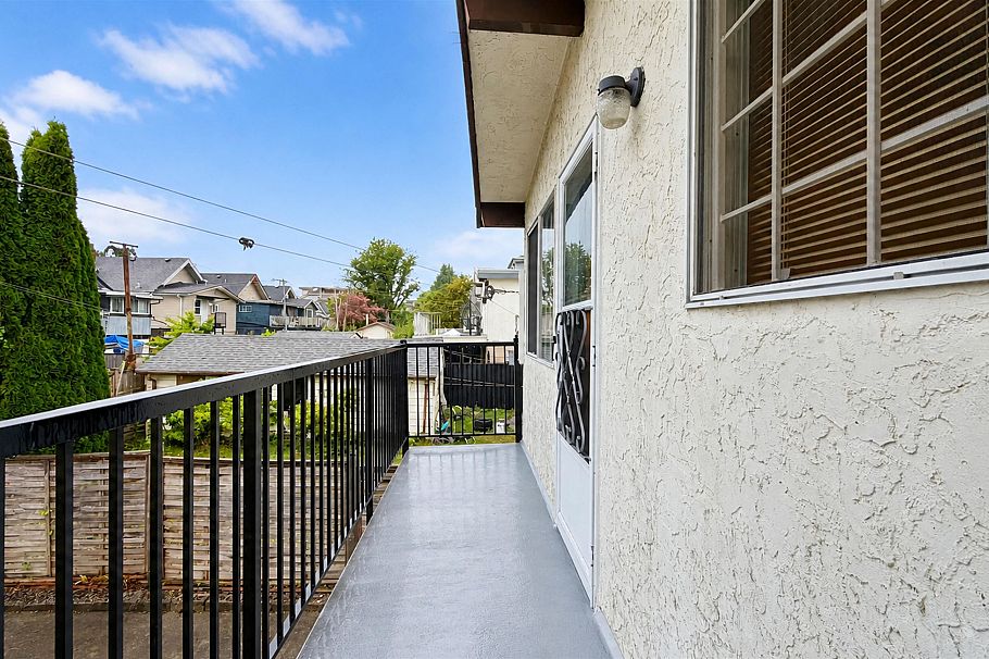 2184 E 35th Avenue Vancouver, BC - 28