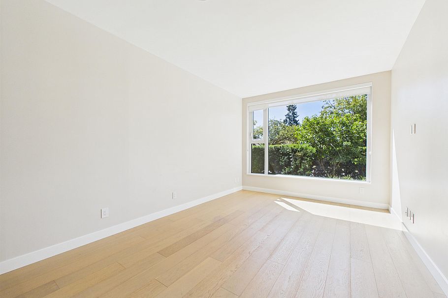 1573 W 57 Avenue Vancouver, BC - 10