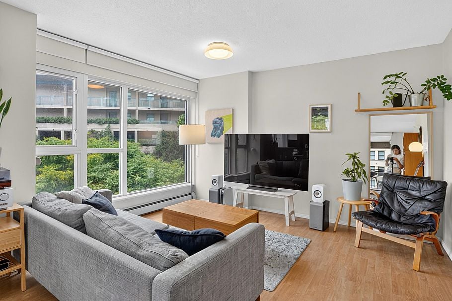 602 183 Keefer Place Vancouver, BC - 2