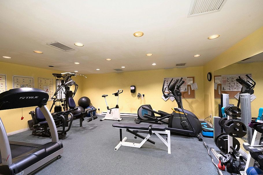 207 1500 Ostler Court North Vancouver, BC - 33