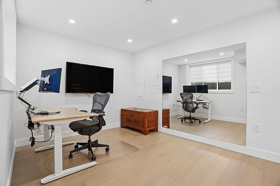 72 E 57th Avenue Vancouver, BC - 30