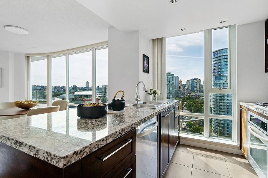 2106 918 Cooperage Way Vancouver, BC - 16