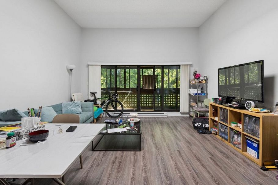 311 444 W 49th Avenue Vancouver, BC - 2