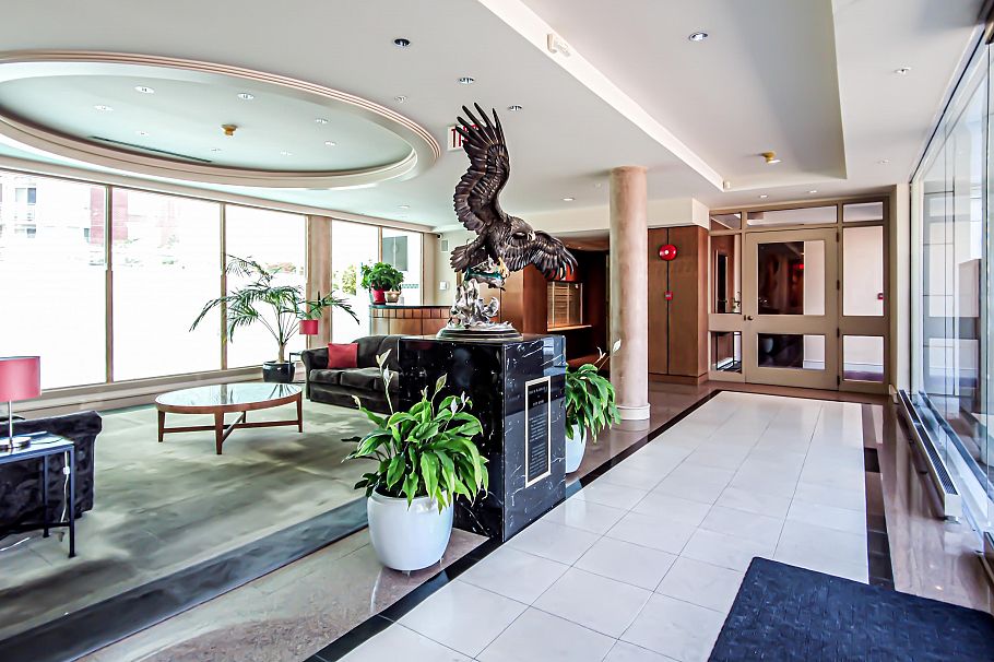 212 688 Fairchild Road Vancouver, BC - 5