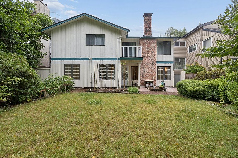 5609 White Pine Lane North Vancouver, BC - 39
