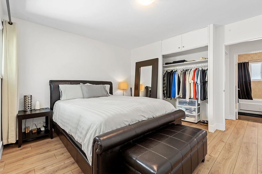 1216 Pinewood Crescent North Vancouver, BC - 24