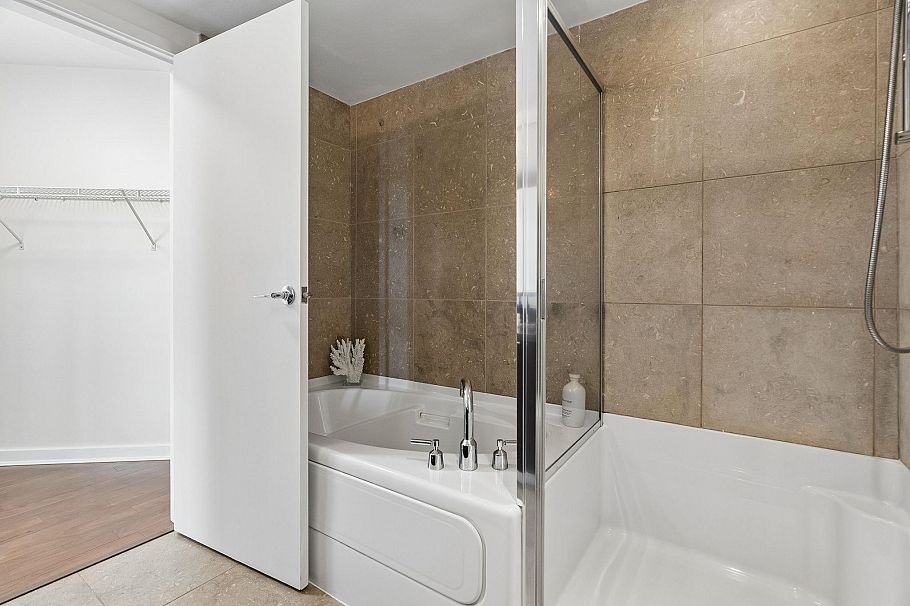 2106 918 Cooperage Way Vancouver, BC - 21