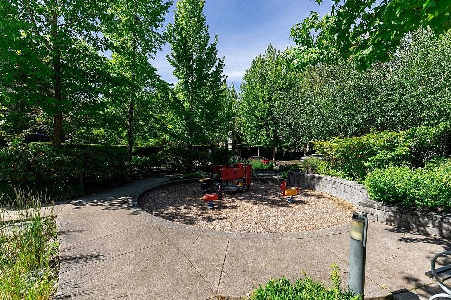 6230 Logan Lane Vancouver, BC - 38