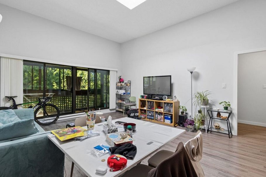 311 444 W 49th Avenue Vancouver, BC - 6
