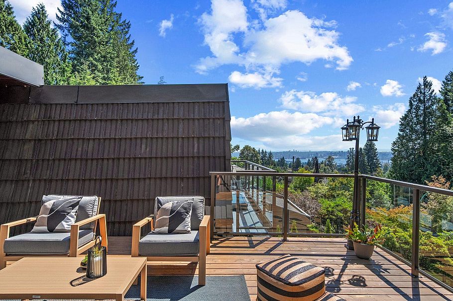 4066 Norwood Avenue North Vancouver, BC - 30