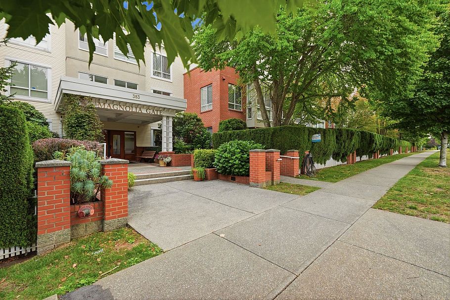 333 383 E 37th Avenue Vancouver, BC - 3