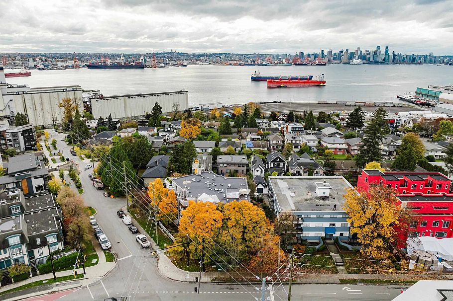 206 245 St. Davids Avenue North Vancouver, BC - 25