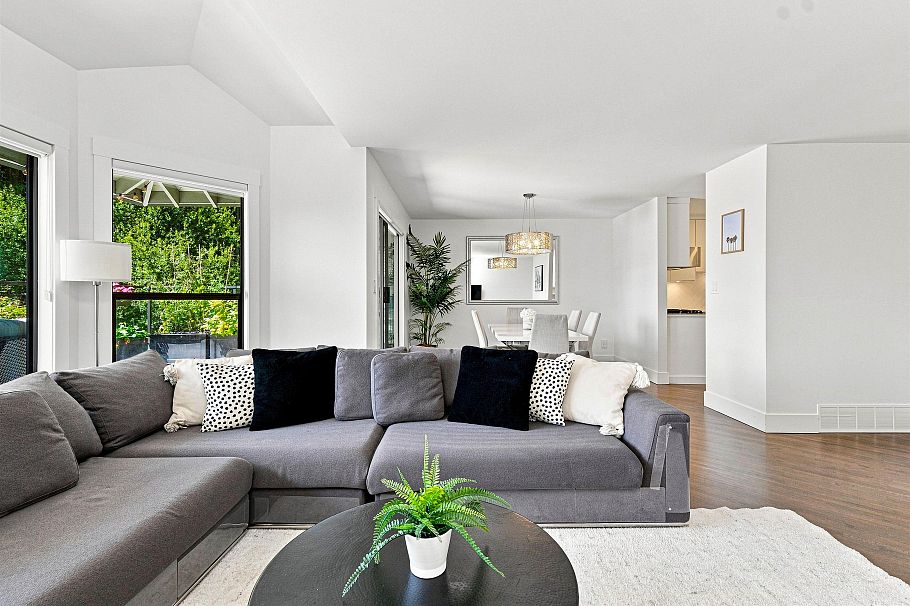 5723 Owl Court North Vancouver, BC - 4