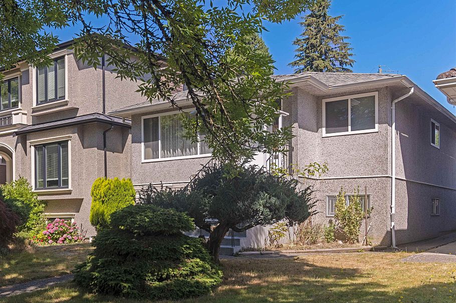 25 E 47th Avenue Vancouver, BC - 27