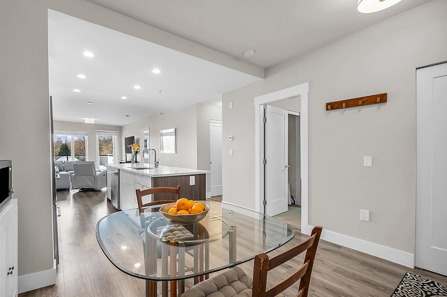 401 1496 Charlotte Road North Vancouver, BC - 12