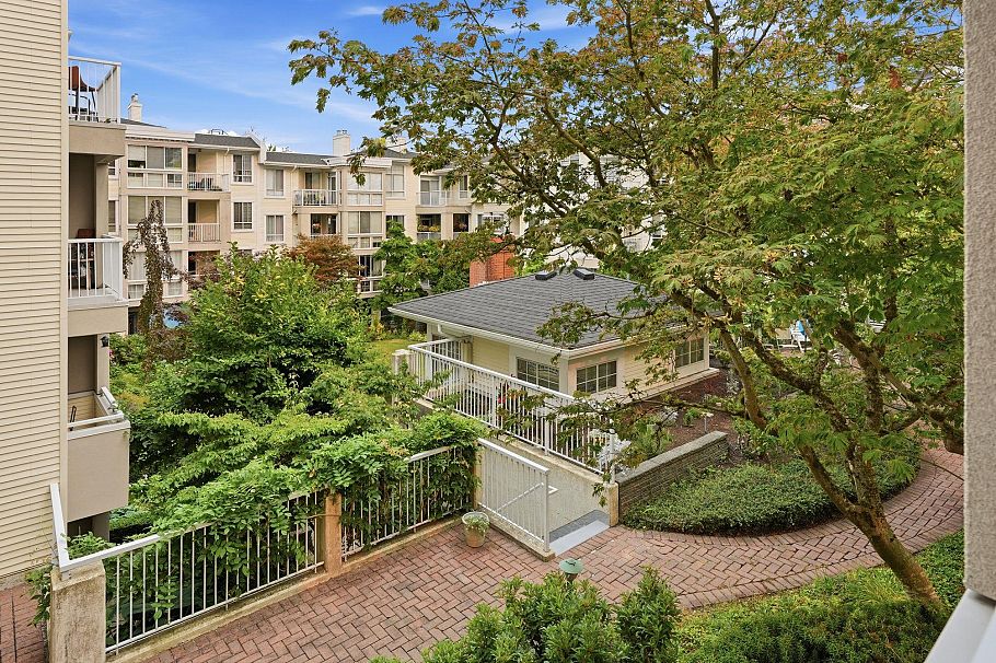 333 383 E 37th Avenue Vancouver, BC - 35