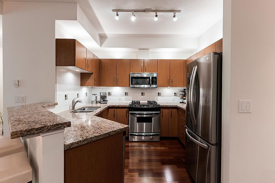 6230 Logan Lane Vancouver, BC - 8