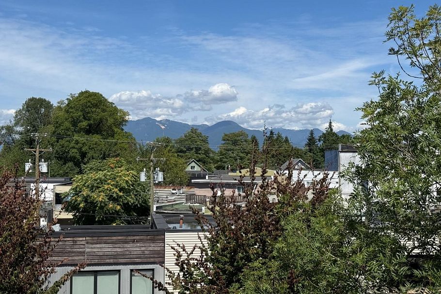 401 688 E 16th Avenue Vancouver, BC - 17