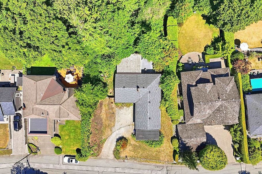 3922 Sunnycrest Drive North Vancouver, BC - 17