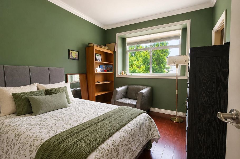 760 E 49th Avenue Vancouver, BC - 9