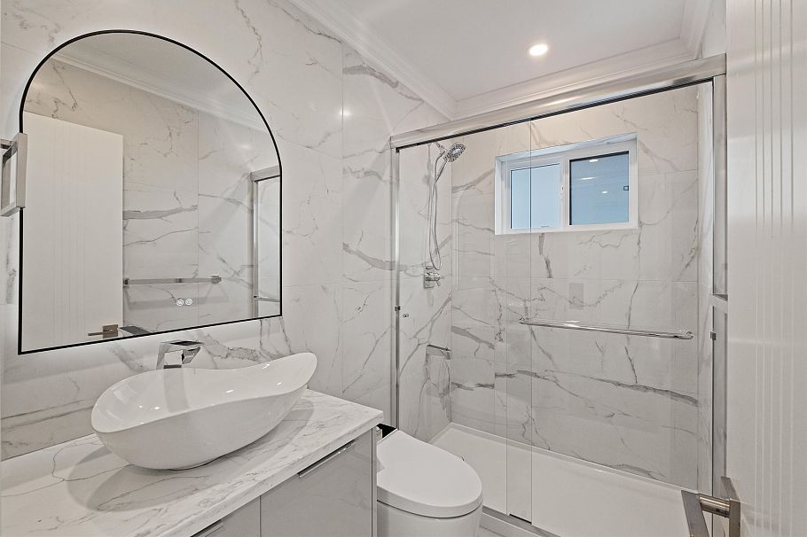 812 Montroyal Boulevard North Vancouver, BC - 11