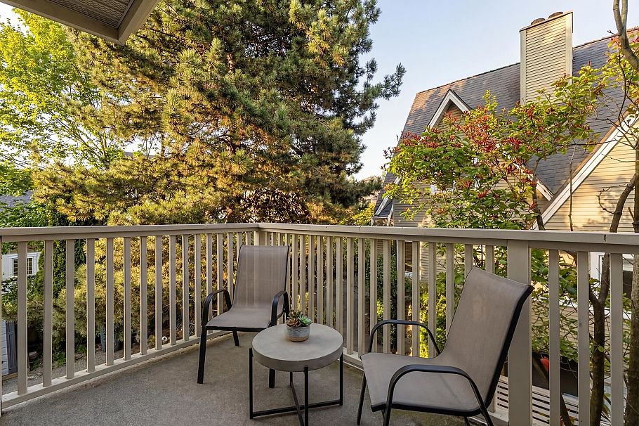 2427 W 6th Avenue Vancouver, BC - 23