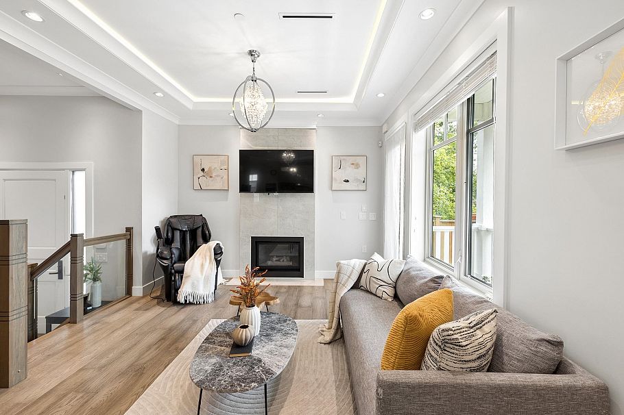 3666 W 6th Avenue Vancouver, BC - 1