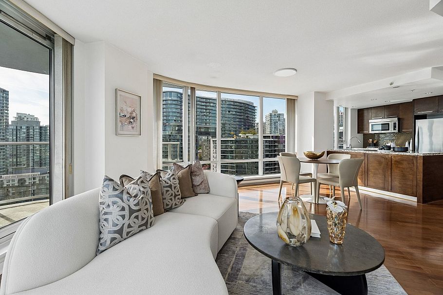 2106 918 Cooperage Way Vancouver, BC - 8