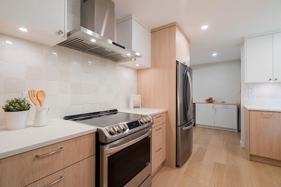1139 Heritage Boulevard North Vancouver, BC - 12